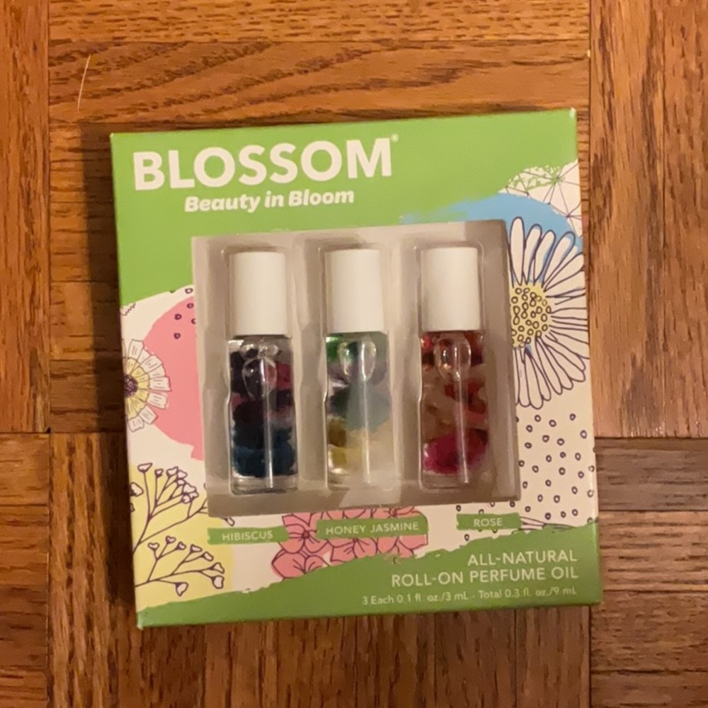 All-Natural Roll-On Perfume Oil Set - Hibiscus, Honey Jasmine, Rose